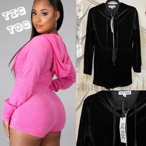 NWT!•TicToc•Black VELVET•Romper•Hooded•Front Zipper•Sz Small